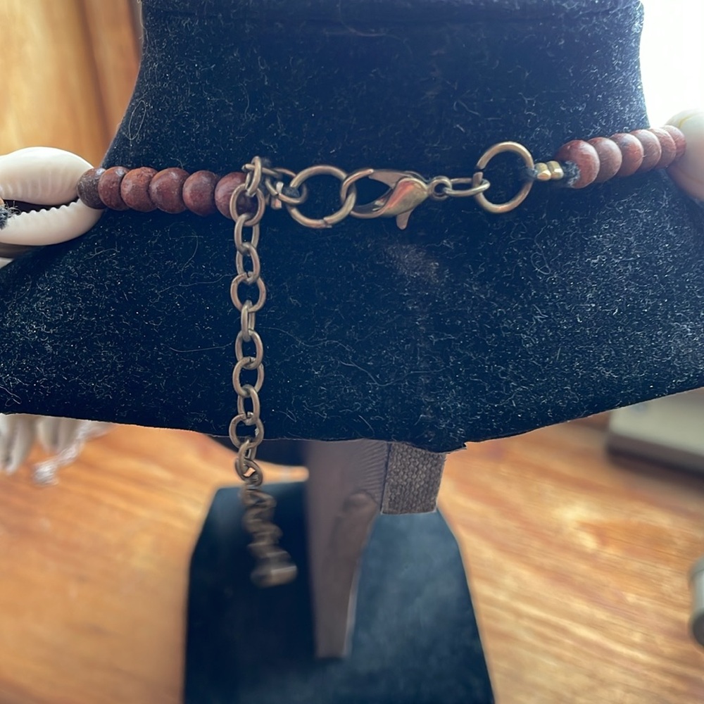 Shell necklace - Picture 3 of 5